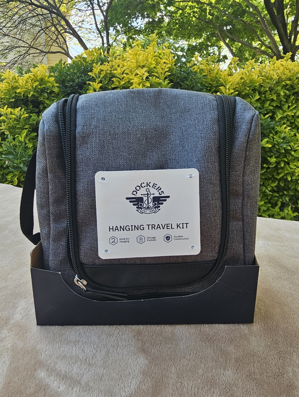 Dockers Gray Hanging Travel Kit Toiletry Bag